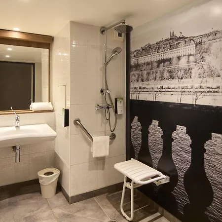 Campanile Hotel 3*