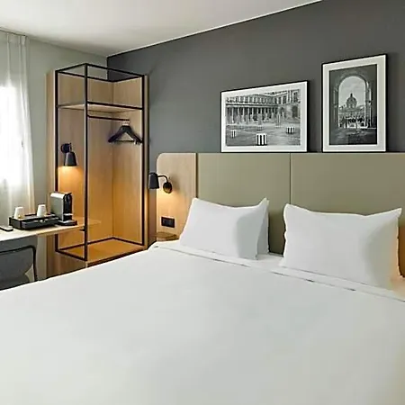 Hotel Campanile Prime - 3*